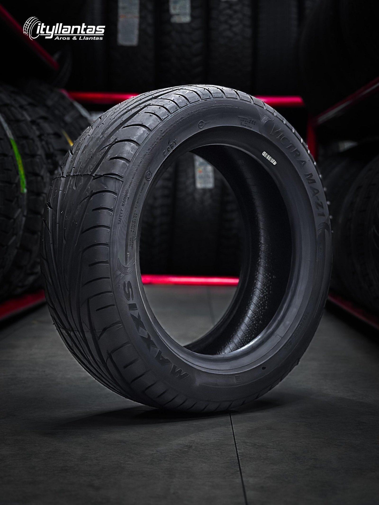 Llanta Maxxis 195/55/R15 VICTRA MA-Z1