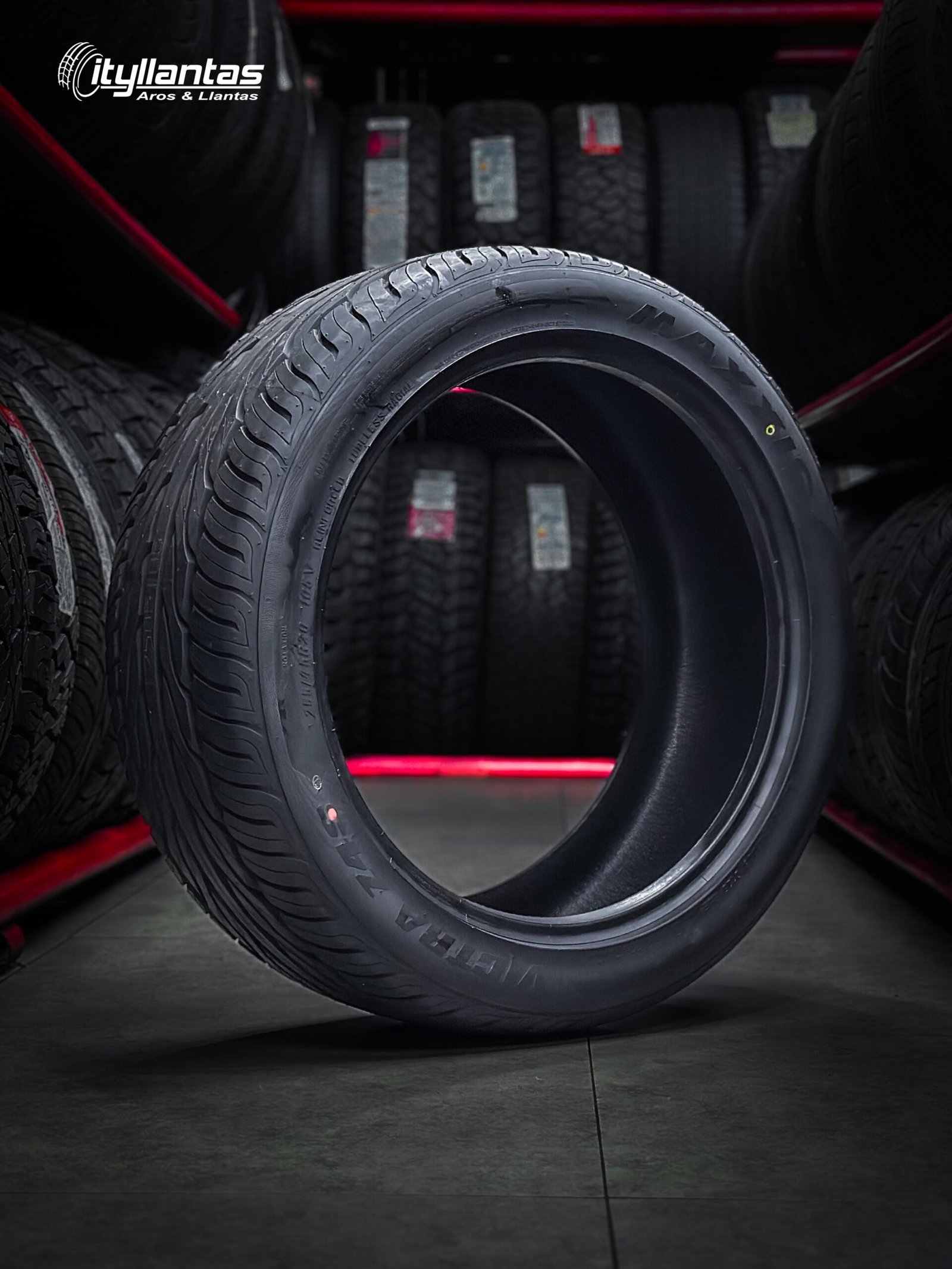 Llanta Maxxis 255/45/R20 VICTRA MAZ-4S HT